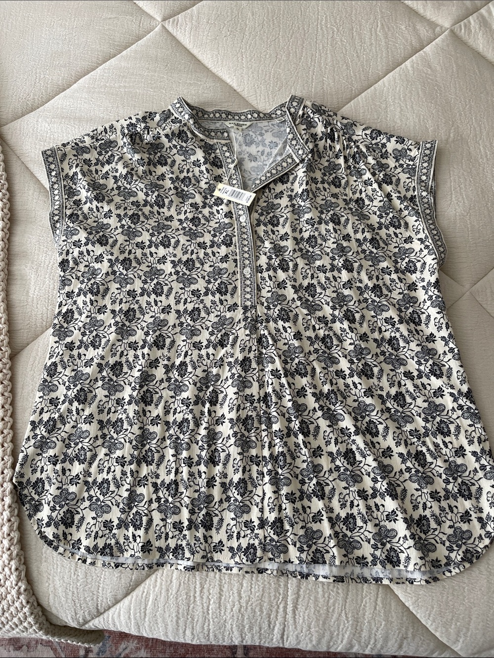 Max Studio Cream Floral Cap-Sleeve Blouse with Black Print